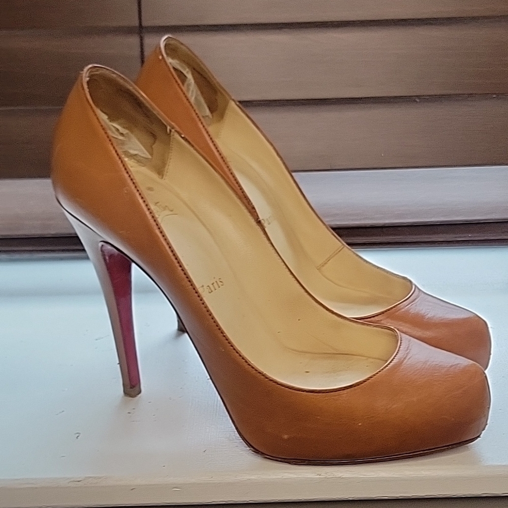 Christian Louboutin Tan Leather Heels with Pointed Toe